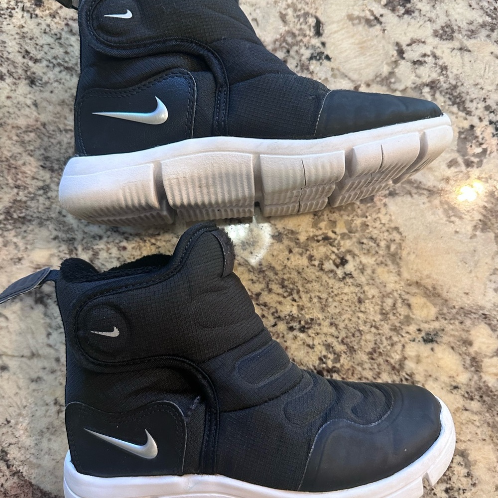 Nike Flex  Kids Black Boots/Shoes 11c